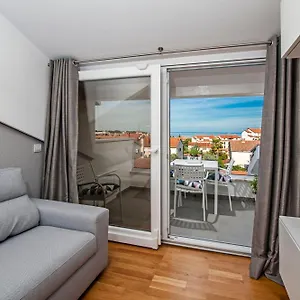  Apartment Lili