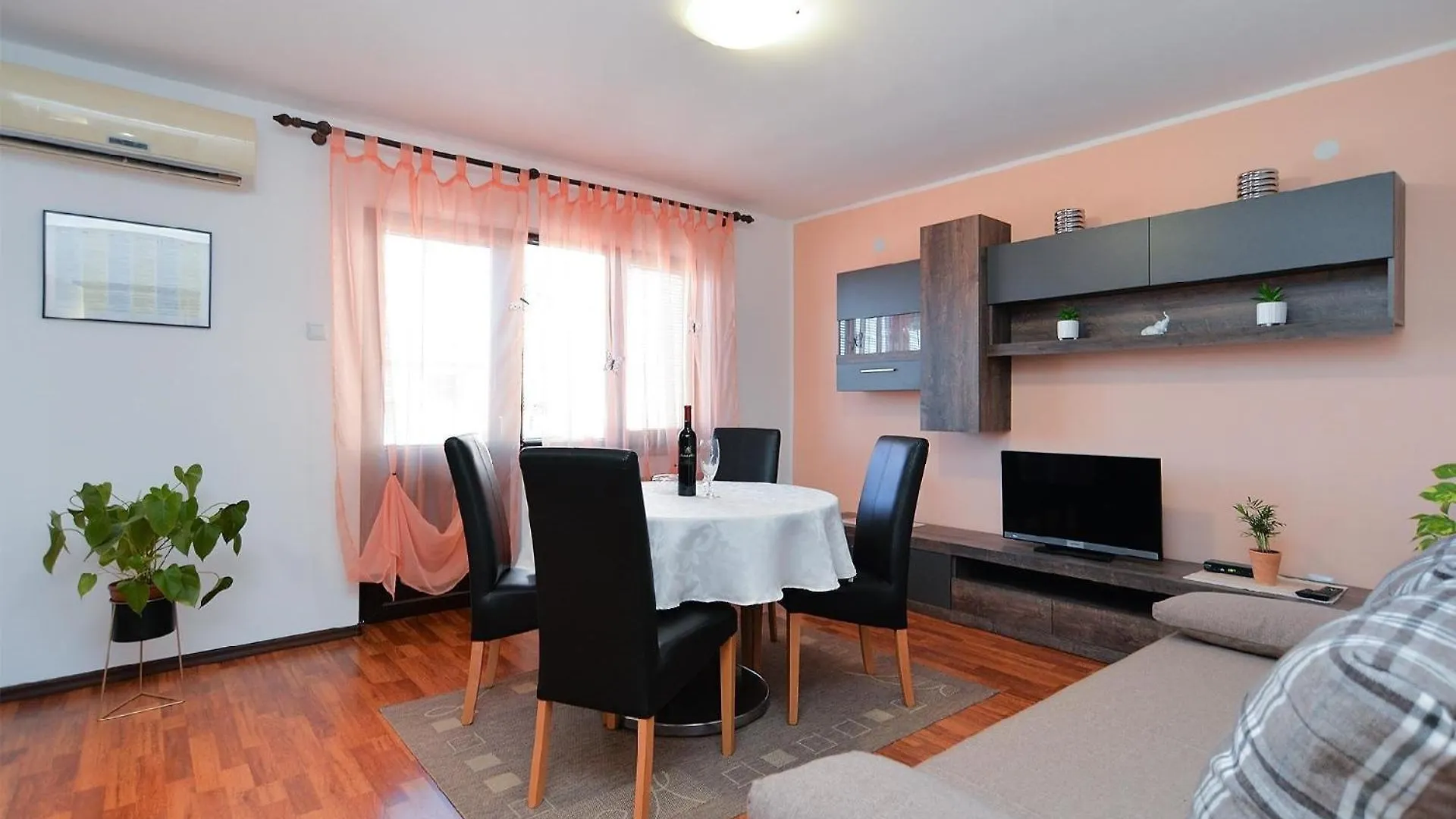Apartment Ferienwohnung Fuer 4 Personen Ca 60 Qm In Cervar-Porat, Istrien Istrische Riviera Porec Croatia